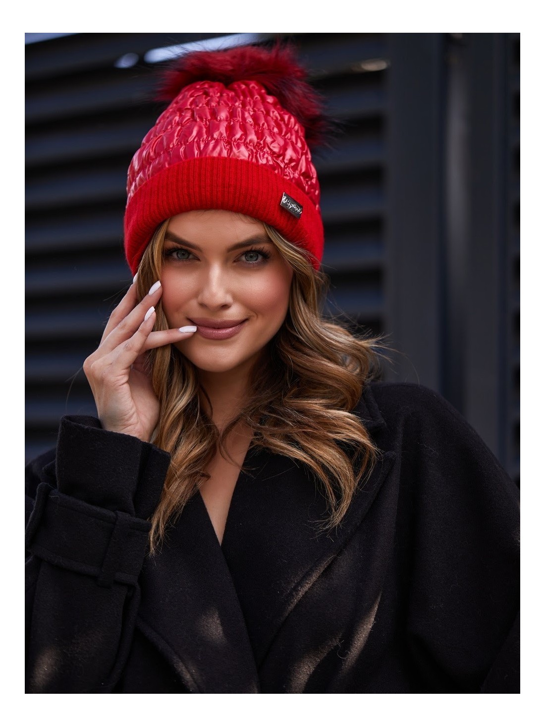 Wintermütze aus Nylon mit Bommel, rot C31 - Online-Shop - Boutique